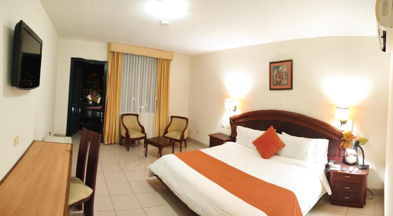 Hotel Club Del Sol Atacames Exterior foto