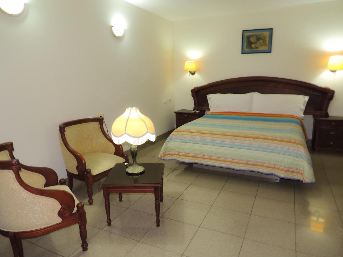 Hotel Club Del Sol Atacames Exterior foto